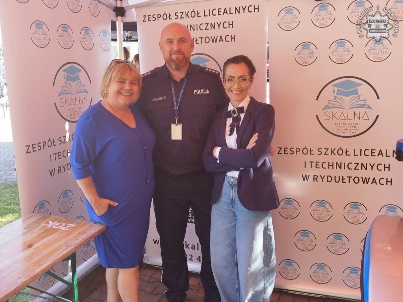 Zdjęcie w galerii na portalu naszwodzislaw.com: Mundurowy Piknik Rodzinny w Rydułtowach z udziałem wodzisławskich policjantów wiadomości z regionu