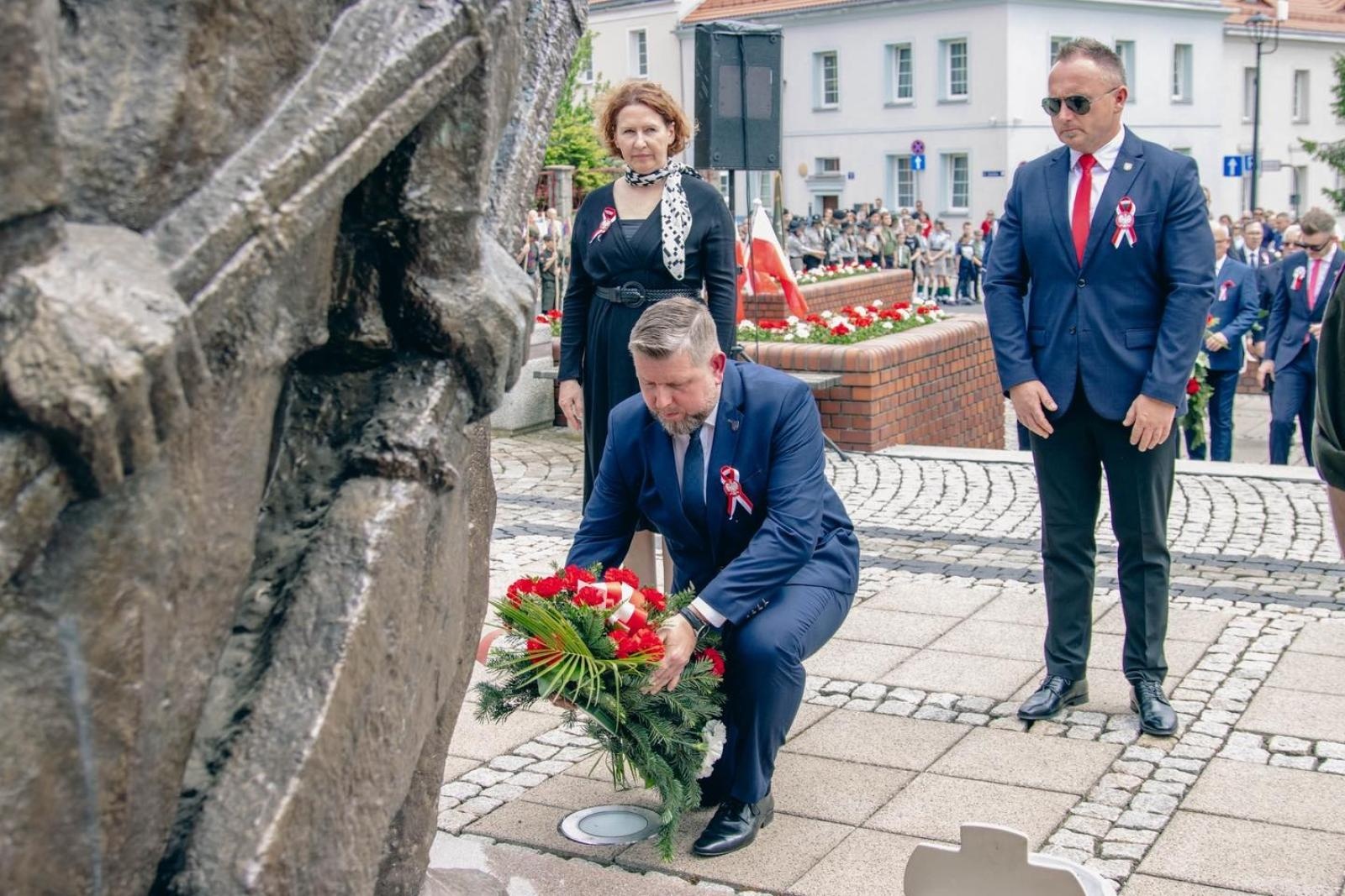 Zdjęcie w galerii na portalu naszwodzislaw.com: Święto pełne dumy, wzruszeń i pamięci. Obchody 3 Maja w Wodzisławiu Śląskim [FOTO i WIDEO] wiadomości z regionu