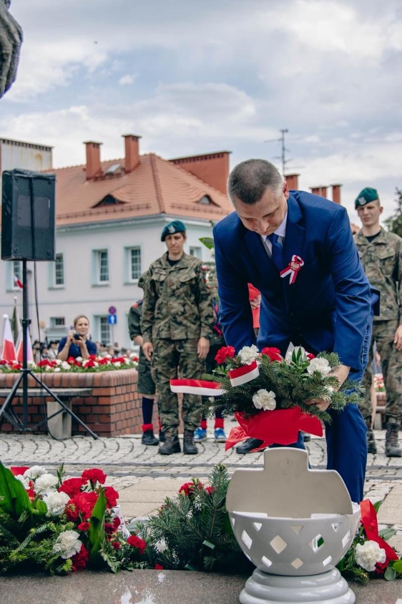 Zdjęcie w galerii na portalu naszwodzislaw.com: Święto pełne dumy, wzruszeń i pamięci. Obchody 3 Maja w Wodzisławiu Śląskim [FOTO i WIDEO] wiadomości z regionu