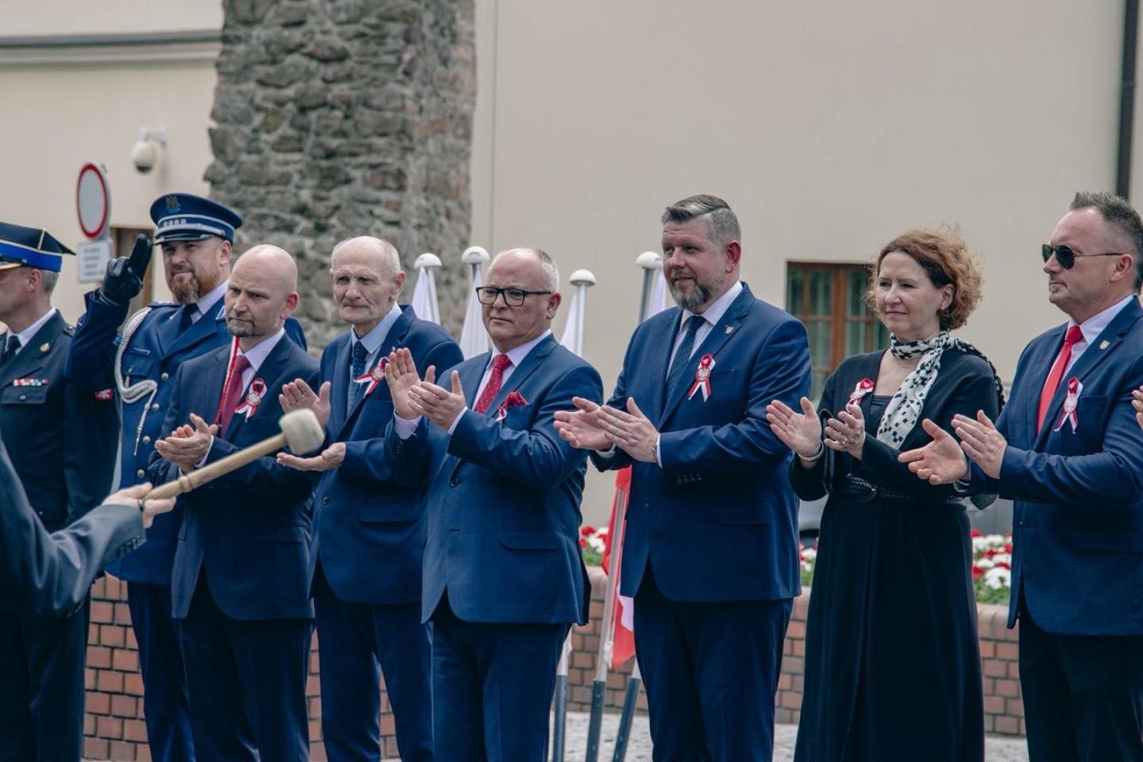 Zdjęcie w galerii na portalu naszwodzislaw.com: Święto pełne dumy, wzruszeń i pamięci. Obchody 3 Maja w Wodzisławiu Śląskim [FOTO i WIDEO] wiadomości z regionu