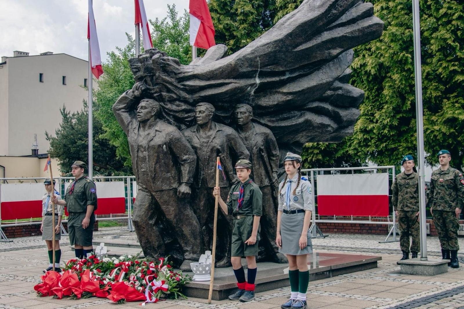 Zdjęcie w galerii na portalu naszwodzislaw.com: Święto pełne dumy, wzruszeń i pamięci. Obchody 3 Maja w Wodzisławiu Śląskim [FOTO i WIDEO] wiadomości z regionu