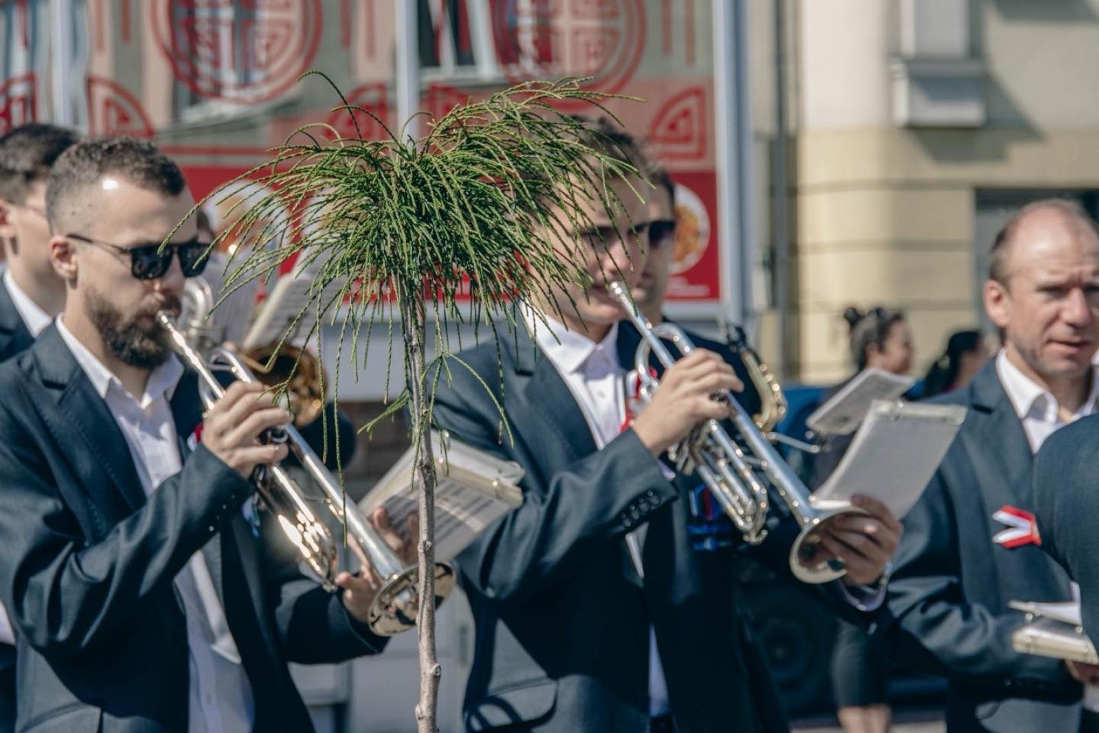 Zdjęcie w galerii na portalu naszwodzislaw.com: Święto pełne dumy, wzruszeń i pamięci. Obchody 3 Maja w Wodzisławiu Śląskim [FOTO i WIDEO] wiadomości z regionu