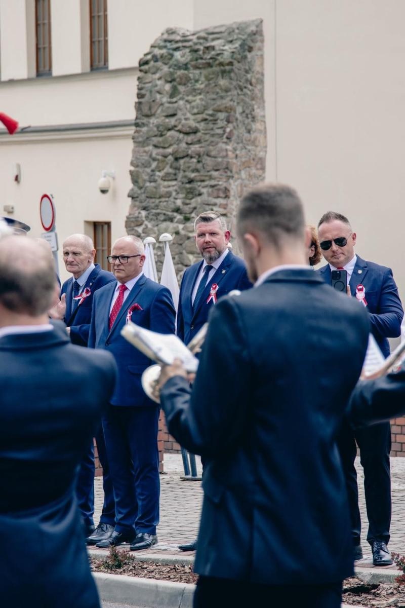 Zdjęcie w galerii na portalu naszwodzislaw.com: Święto pełne dumy, wzruszeń i pamięci. Obchody 3 Maja w Wodzisławiu Śląskim [FOTO i WIDEO] wiadomości z regionu