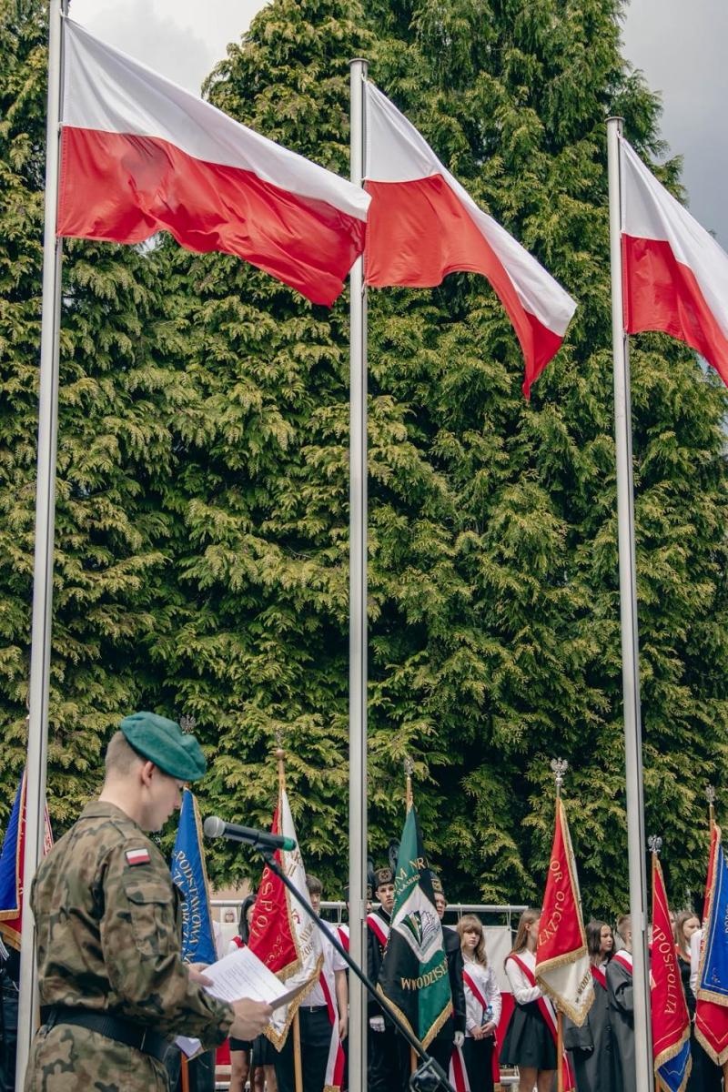 Zdjęcie w galerii na portalu naszwodzislaw.com: Święto pełne dumy, wzruszeń i pamięci. Obchody 3 Maja w Wodzisławiu Śląskim [FOTO i WIDEO] wiadomości z regionu