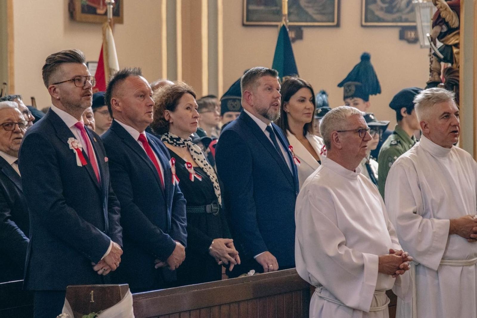 Zdjęcie w galerii na portalu naszwodzislaw.com: Święto pełne dumy, wzruszeń i pamięci. Obchody 3 Maja w Wodzisławiu Śląskim [FOTO i WIDEO] wiadomości z regionu