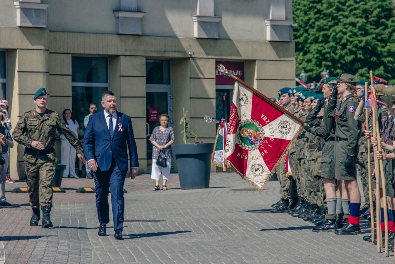 Zdjęcie w galerii na portalu naszwodzislaw.com: Święto pełne dumy, wzruszeń i pamięci. Obchody 3 Maja w Wodzisławiu Śląskim [FOTO i WIDEO] wiadomości z regionu
