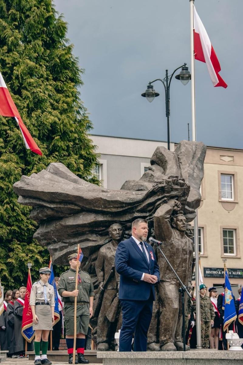 Zdjęcie w galerii na portalu naszwodzislaw.com: Święto pełne dumy, wzruszeń i pamięci. Obchody 3 Maja w Wodzisławiu Śląskim [FOTO i WIDEO] wiadomości z regionu