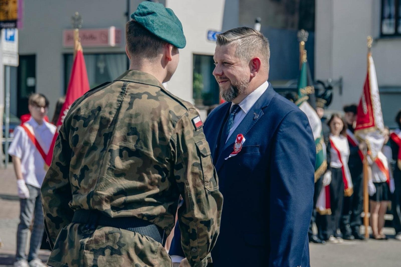 Zdjęcie w galerii na portalu naszwodzislaw.com: Święto pełne dumy, wzruszeń i pamięci. Obchody 3 Maja w Wodzisławiu Śląskim [FOTO i WIDEO] wiadomości z regionu