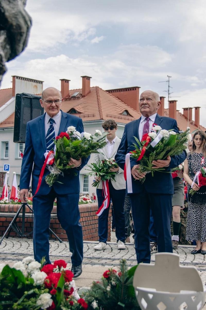 Zdjęcie w galerii na portalu naszwodzislaw.com: Święto pełne dumy, wzruszeń i pamięci. Obchody 3 Maja w Wodzisławiu Śląskim [FOTO i WIDEO] wiadomości z regionu