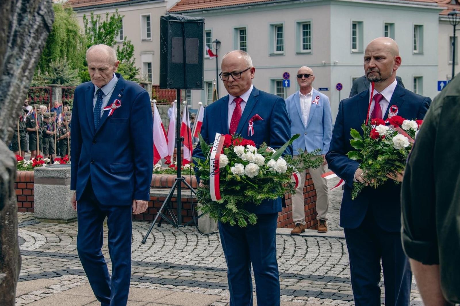 Zdjęcie w galerii na portalu naszwodzislaw.com: Święto pełne dumy, wzruszeń i pamięci. Obchody 3 Maja w Wodzisławiu Śląskim [FOTO i WIDEO] wiadomości z regionu