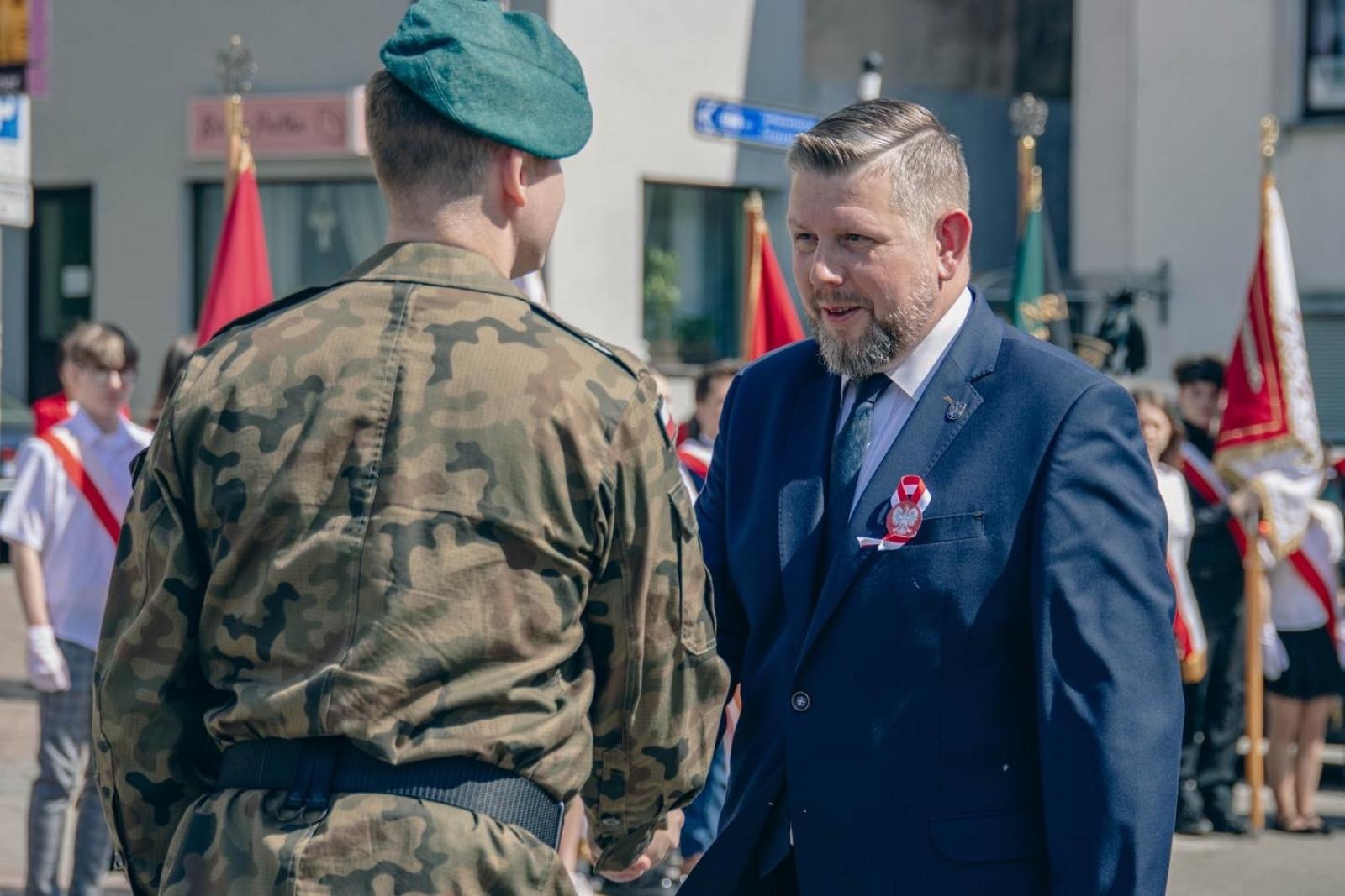 Zdjęcie w galerii na portalu naszwodzislaw.com: Święto pełne dumy, wzruszeń i pamięci. Obchody 3 Maja w Wodzisławiu Śląskim [FOTO i WIDEO] wiadomości z regionu