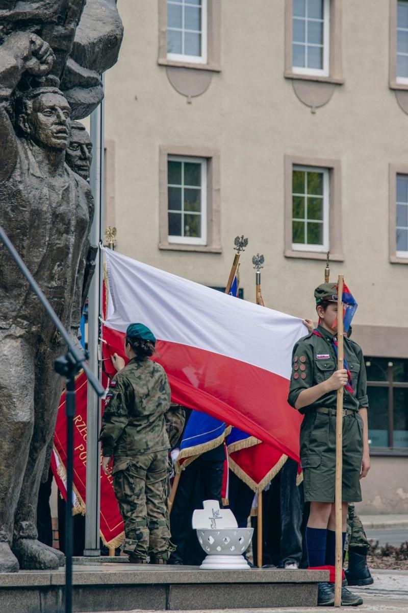 Zdjęcie w galerii na portalu naszwodzislaw.com: Święto pełne dumy, wzruszeń i pamięci. Obchody 3 Maja w Wodzisławiu Śląskim [FOTO i WIDEO] wiadomości z regionu