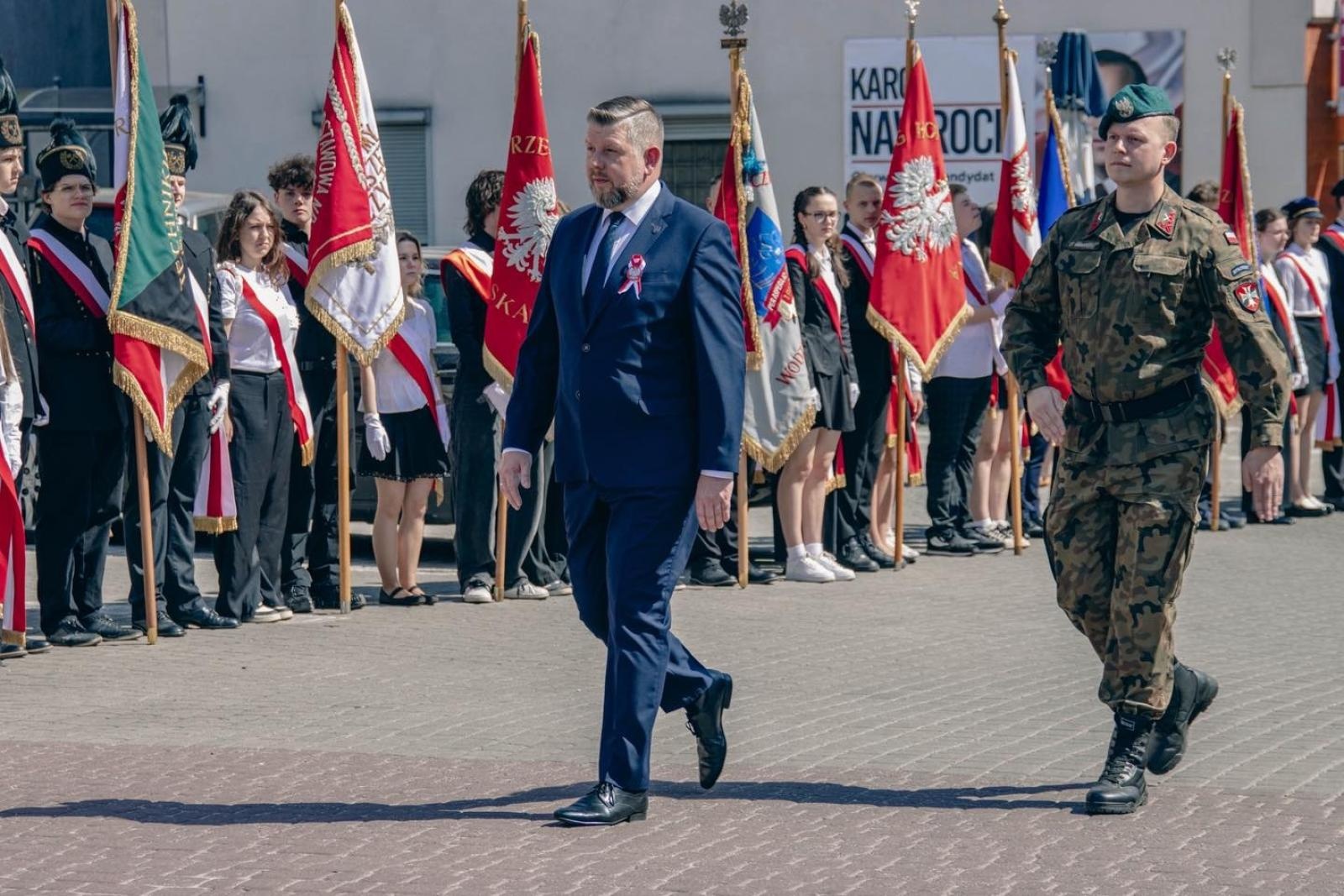 Zdjęcie w galerii na portalu naszwodzislaw.com: Święto pełne dumy, wzruszeń i pamięci. Obchody 3 Maja w Wodzisławiu Śląskim [FOTO i WIDEO] wiadomości z regionu