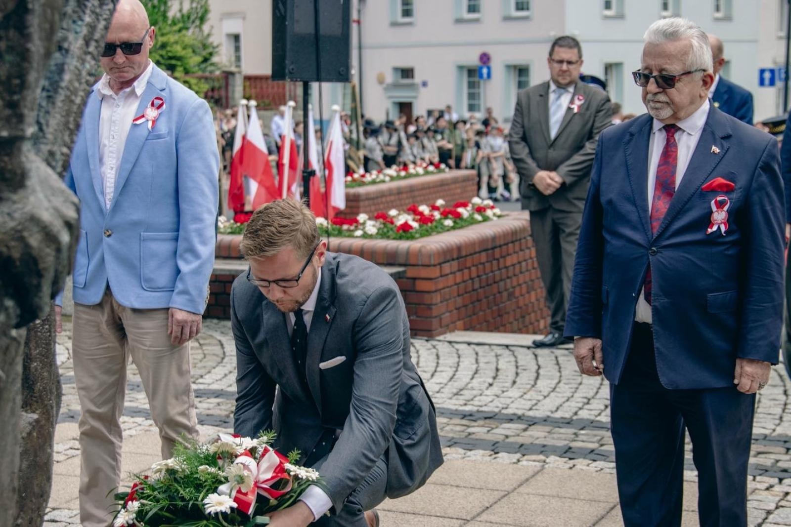 Zdjęcie w galerii na portalu naszwodzislaw.com: Święto pełne dumy, wzruszeń i pamięci. Obchody 3 Maja w Wodzisławiu Śląskim [FOTO i WIDEO] wiadomości z regionu
