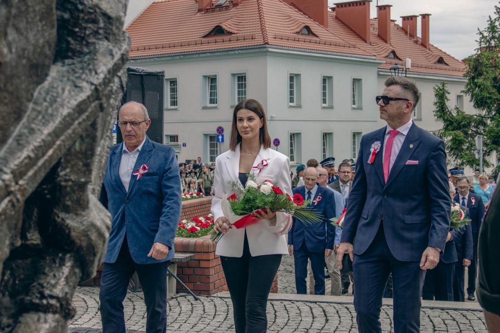 Zdjęcie w galerii na portalu naszwodzislaw.com: Święto pełne dumy, wzruszeń i pamięci. Obchody 3 Maja w Wodzisławiu Śląskim [FOTO i WIDEO] wiadomości z regionu