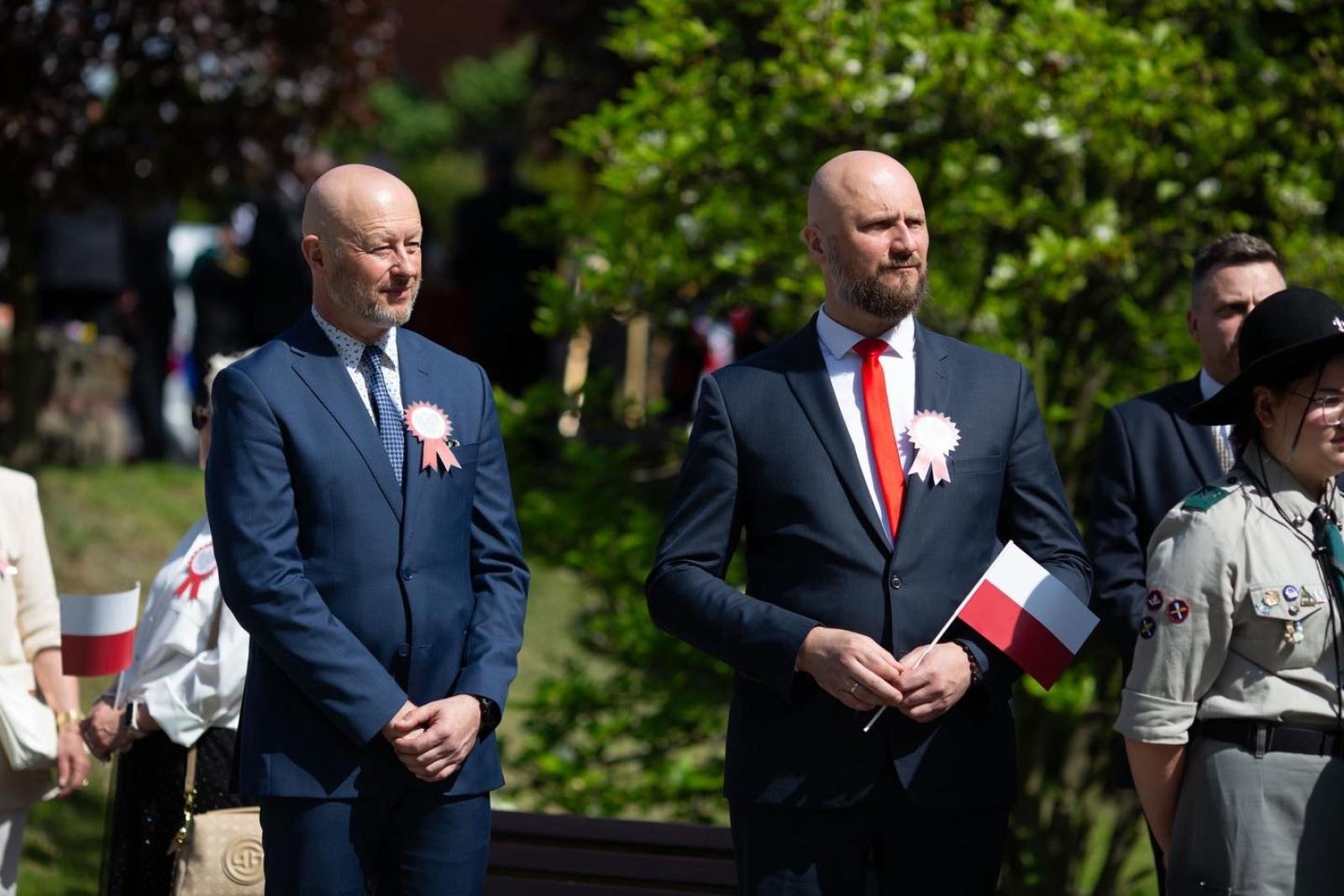 Zdjęcie w galerii na portalu naszwodzislaw.com: Msza, przemarsz, bieg ekologiczny. 3 Maja w Radlinie [FOTO] wiadomości z regionu