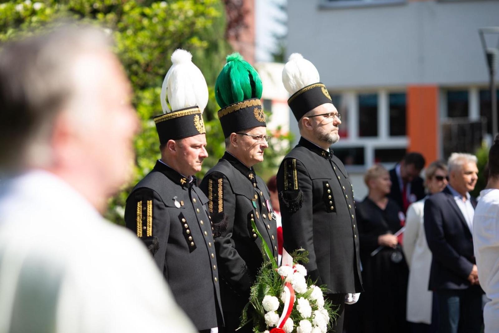Zdjęcie w galerii na portalu naszwodzislaw.com: Msza, przemarsz, bieg ekologiczny. 3 Maja w Radlinie [FOTO] wiadomości z regionu