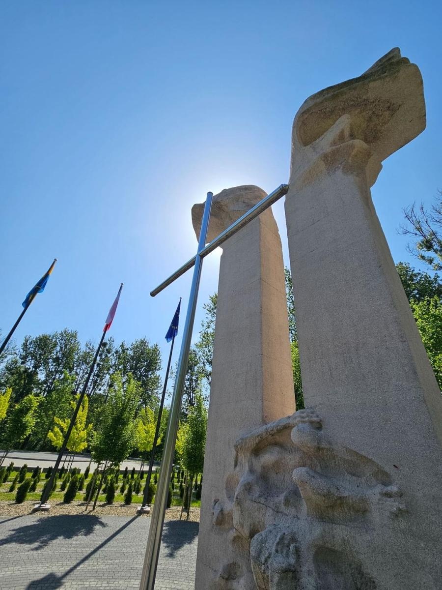 Zdjęcie w galerii na portalu naszwodzislaw.com: Msza, przemarsz, bieg ekologiczny. 3 Maja w Radlinie [FOTO] wiadomości z regionu