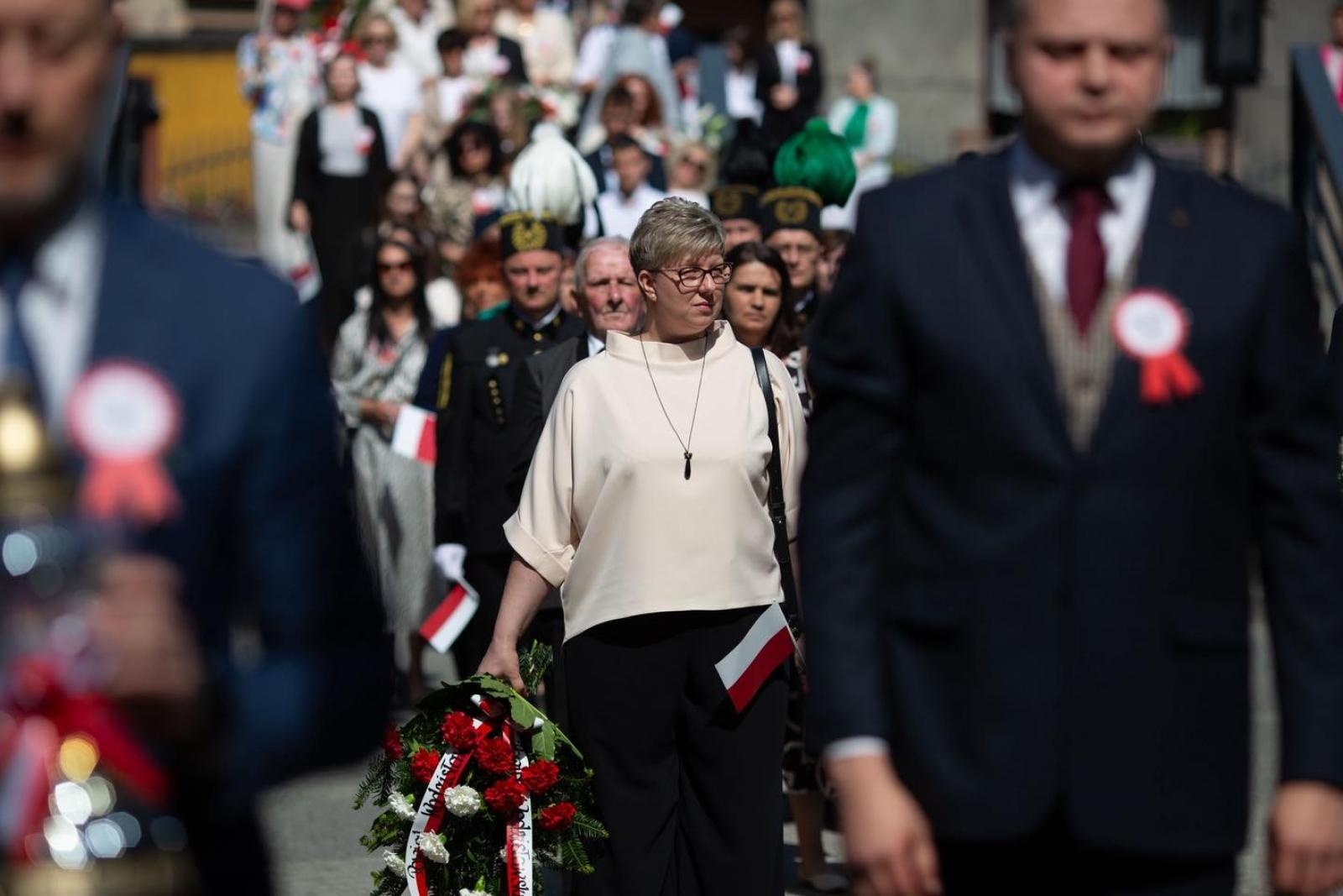 Zdjęcie w galerii na portalu naszwodzislaw.com: Msza, przemarsz, bieg ekologiczny. 3 Maja w Radlinie [FOTO] wiadomości z regionu