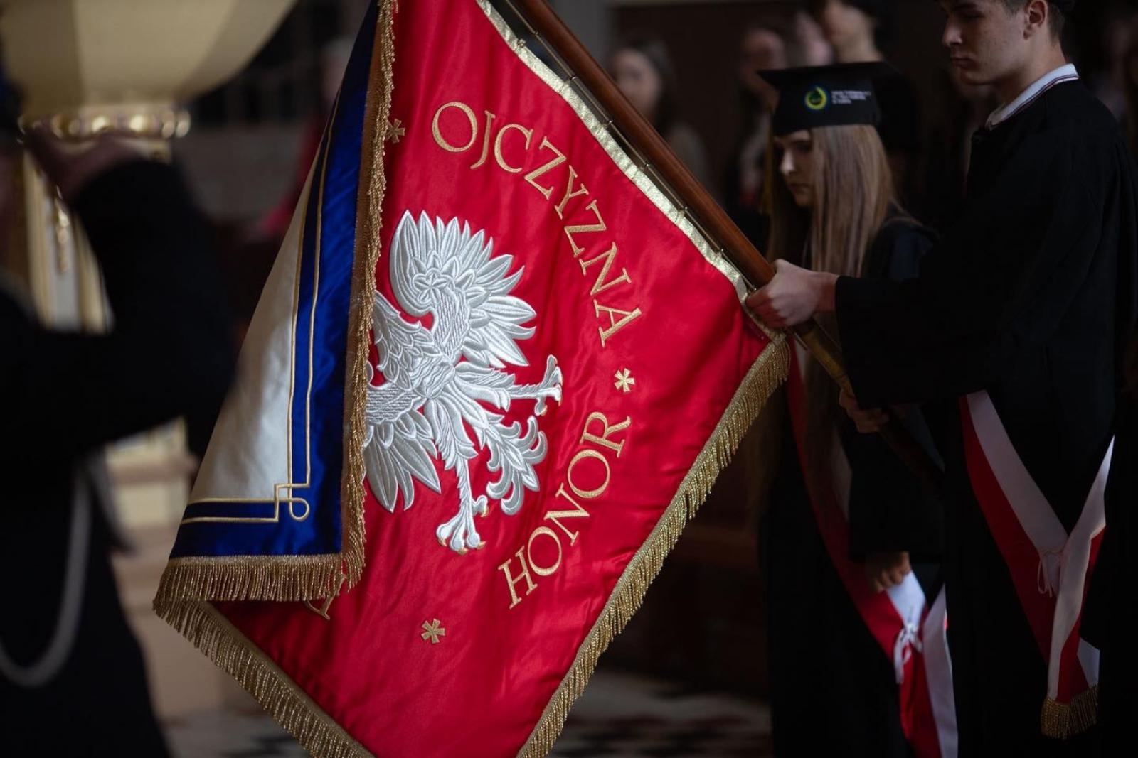 Zdjęcie w galerii na portalu naszwodzislaw.com: Msza, przemarsz, bieg ekologiczny. 3 Maja w Radlinie [FOTO] wiadomości z regionu