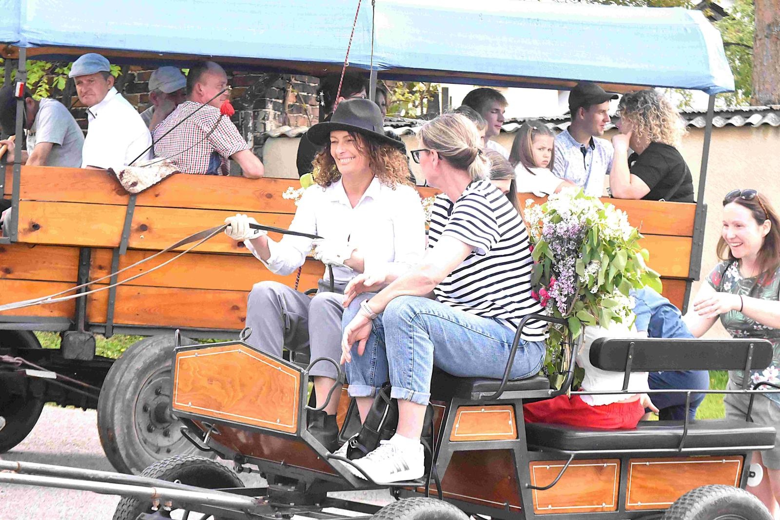 Zdjęcie w galerii na portalu naszwodzislaw.com: Maj w Gminie Godów rozpoczął się tradycyjną procesją konną wiadomości z regionu