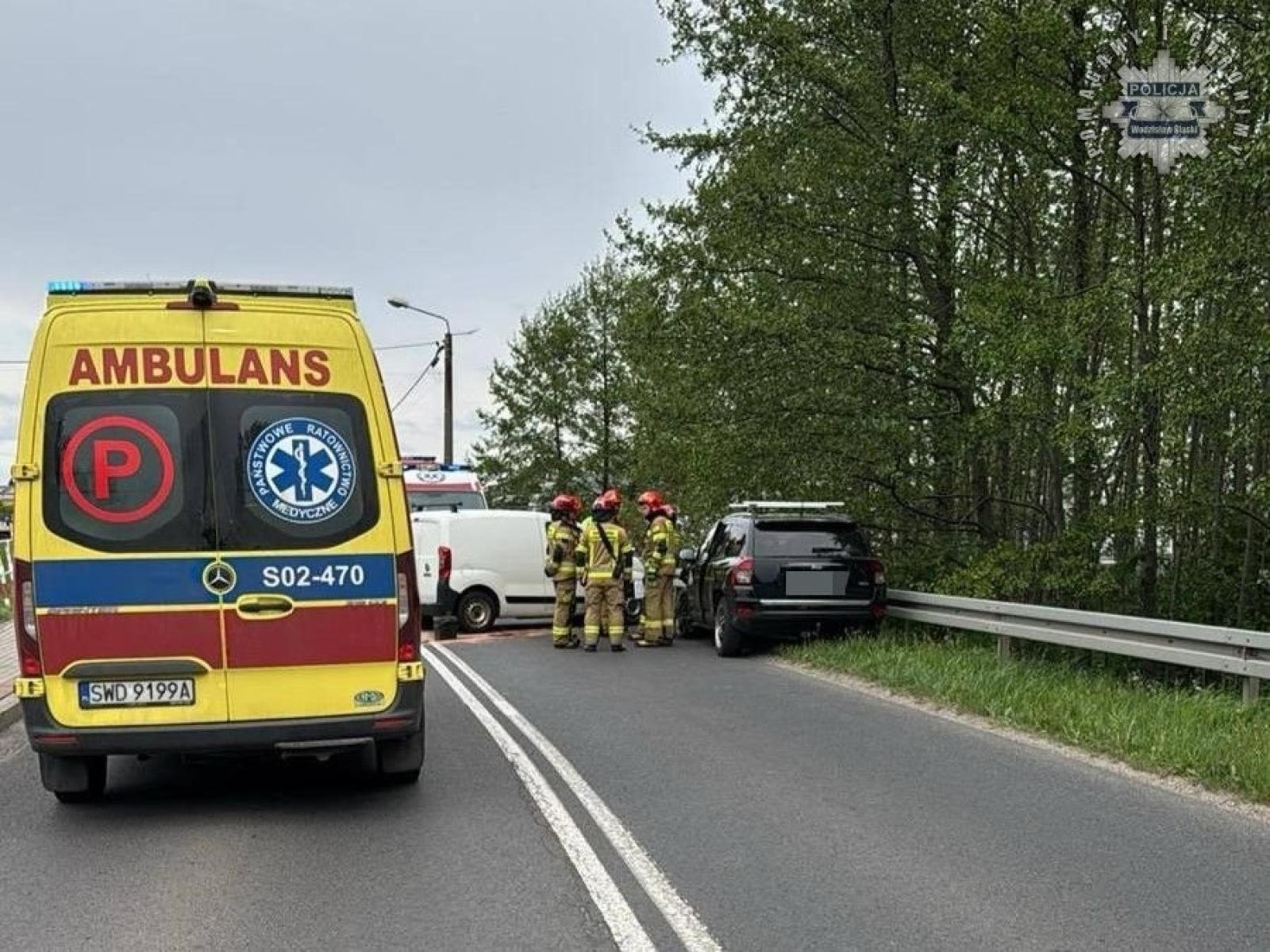 Zdjęcie w galerii na portalu naszwodzislaw.com: Zaśnięcie za kierownicą przyczyną czołówki na Czyżowickiej wiadomości z regionu