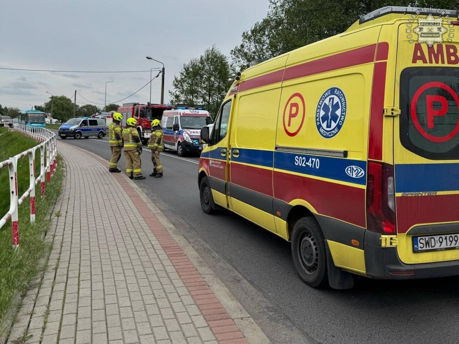 Zdjęcie w galerii na portalu naszwodzislaw.com: Zaśnięcie za kierownicą przyczyną czołówki na Czyżowickiej wiadomości z regionu