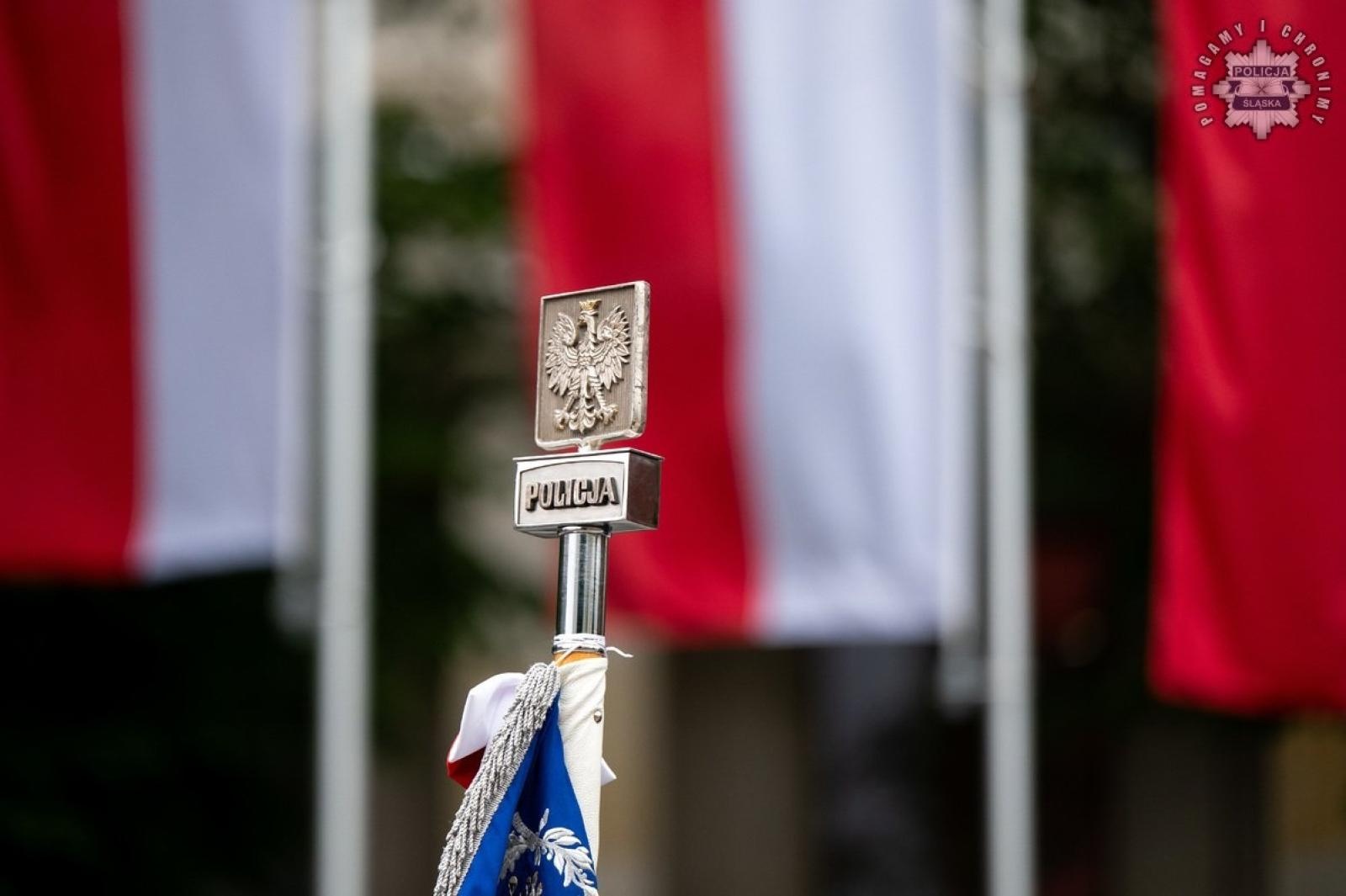 Zdjęcie w galerii na portalu naszwodzislaw.com: Nowi funkcjonariusze śląskiej policji złożyli ślubowanie [FOTO] wiadomości z regionu