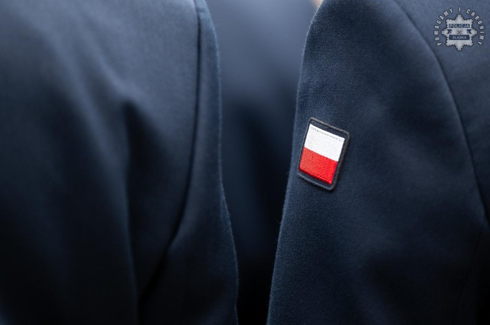 Zdjęcie w galerii na portalu naszwodzislaw.com: Nowi funkcjonariusze śląskiej policji złożyli ślubowanie [FOTO] wiadomości z regionu