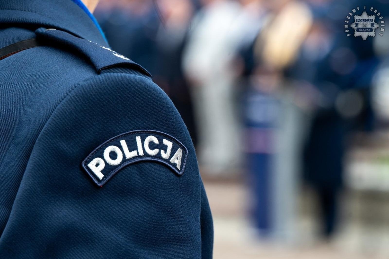 Zdjęcie w galerii na portalu naszwodzislaw.com: Nowi funkcjonariusze śląskiej policji złożyli ślubowanie [FOTO] wiadomości z regionu