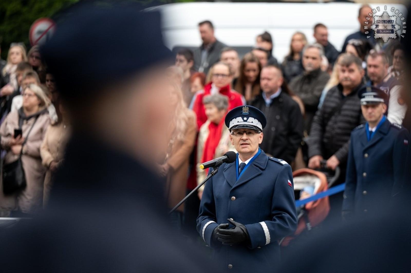 Zdjęcie w galerii na portalu naszwodzislaw.com: Nowi funkcjonariusze śląskiej policji złożyli ślubowanie [FOTO] wiadomości z regionu