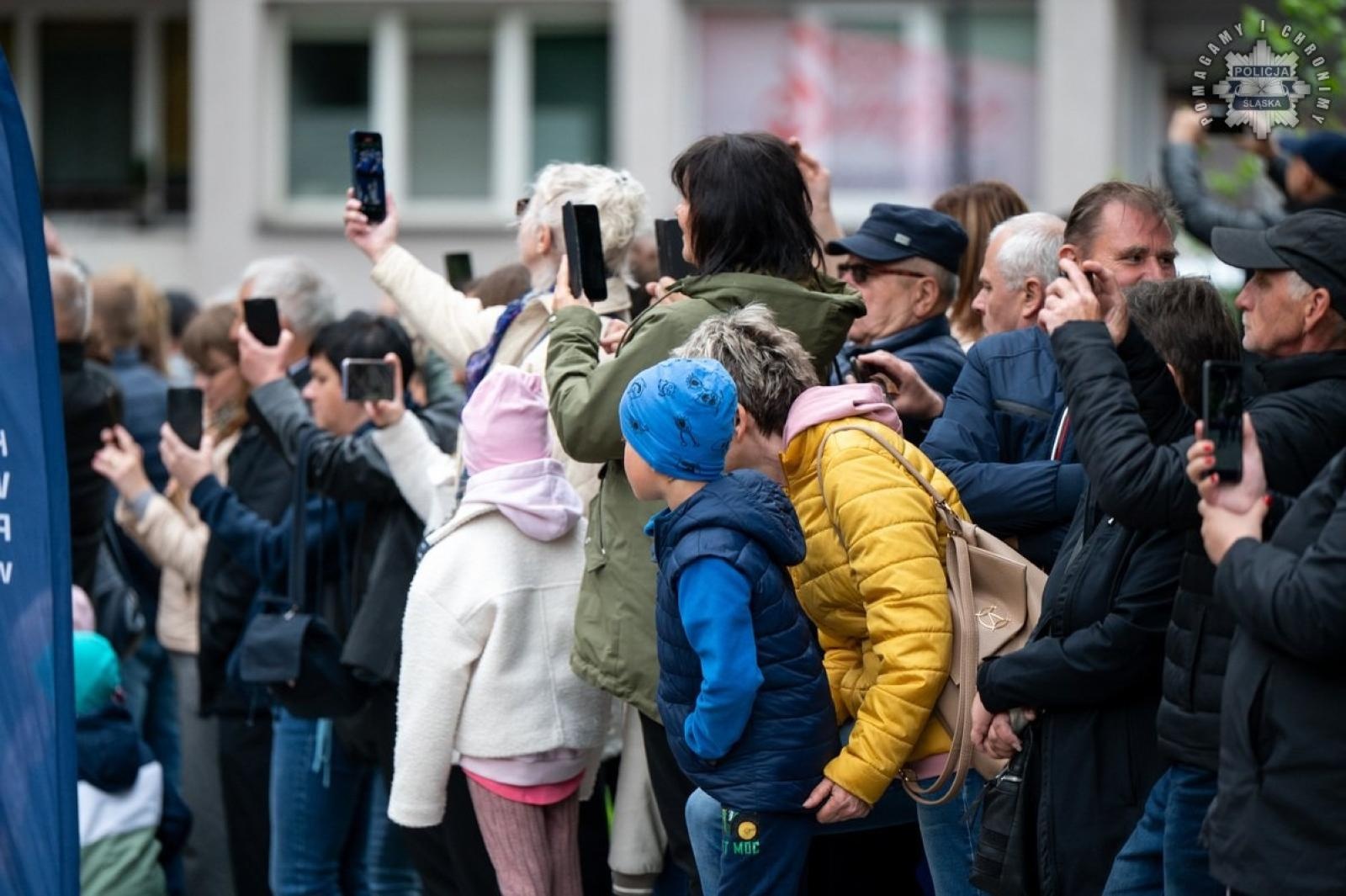 Zdjęcie w galerii na portalu naszwodzislaw.com: Nowi funkcjonariusze śląskiej policji złożyli ślubowanie [FOTO] wiadomości z regionu