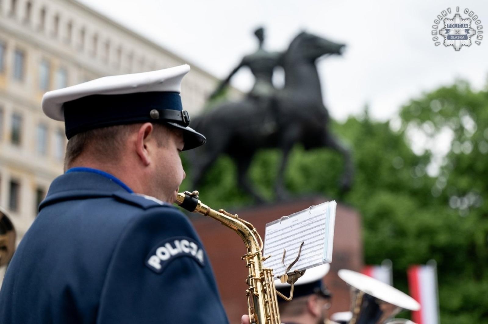 Zdjęcie w galerii na portalu naszwodzislaw.com: Nowi funkcjonariusze śląskiej policji złożyli ślubowanie [FOTO] wiadomości z regionu