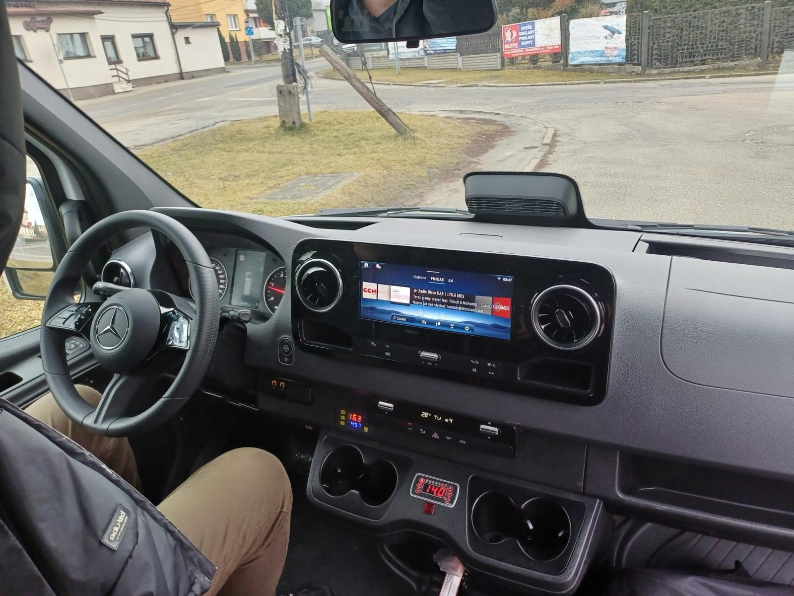 Zdjęcie w galerii na portalu naszwodzislaw.com: Godów. Nowy autobus służy już dzieciom z niepełnosprawnościami wiadomości z regionu