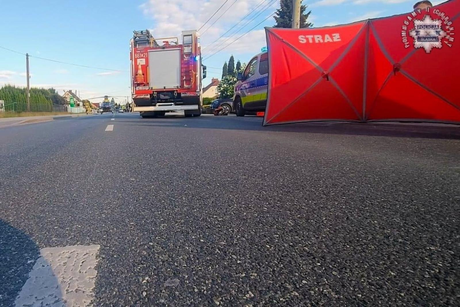 Zdjęcie w galerii na portalu naszwodzislaw.com: Nie zatrzymał się do kontroli. Uciekał z 6-letnim dzieckiem w aucie. Spowodował poważny wypadek wiadomości z regionu