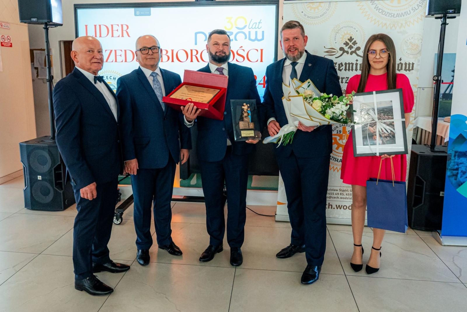 Zdjęcie w galerii na portalu naszwodzislaw.com: Kolejna grupa przedsiębiorców dołączyła do biznesowej elity powiatu wiadomości z regionu