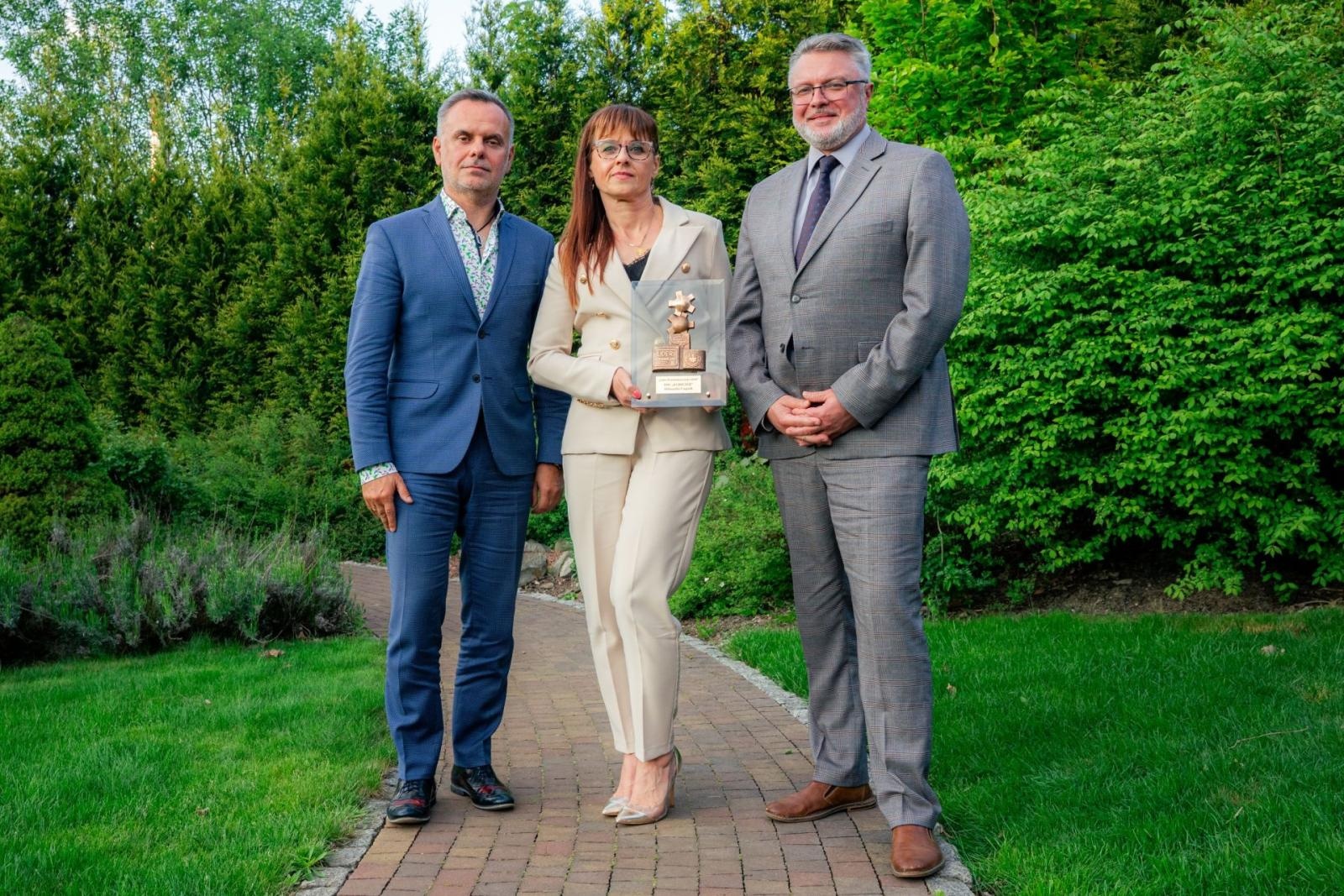 Zdjęcie w galerii na portalu naszwodzislaw.com: Kolejna grupa przedsiębiorców dołączyła do biznesowej elity powiatu wiadomości z regionu