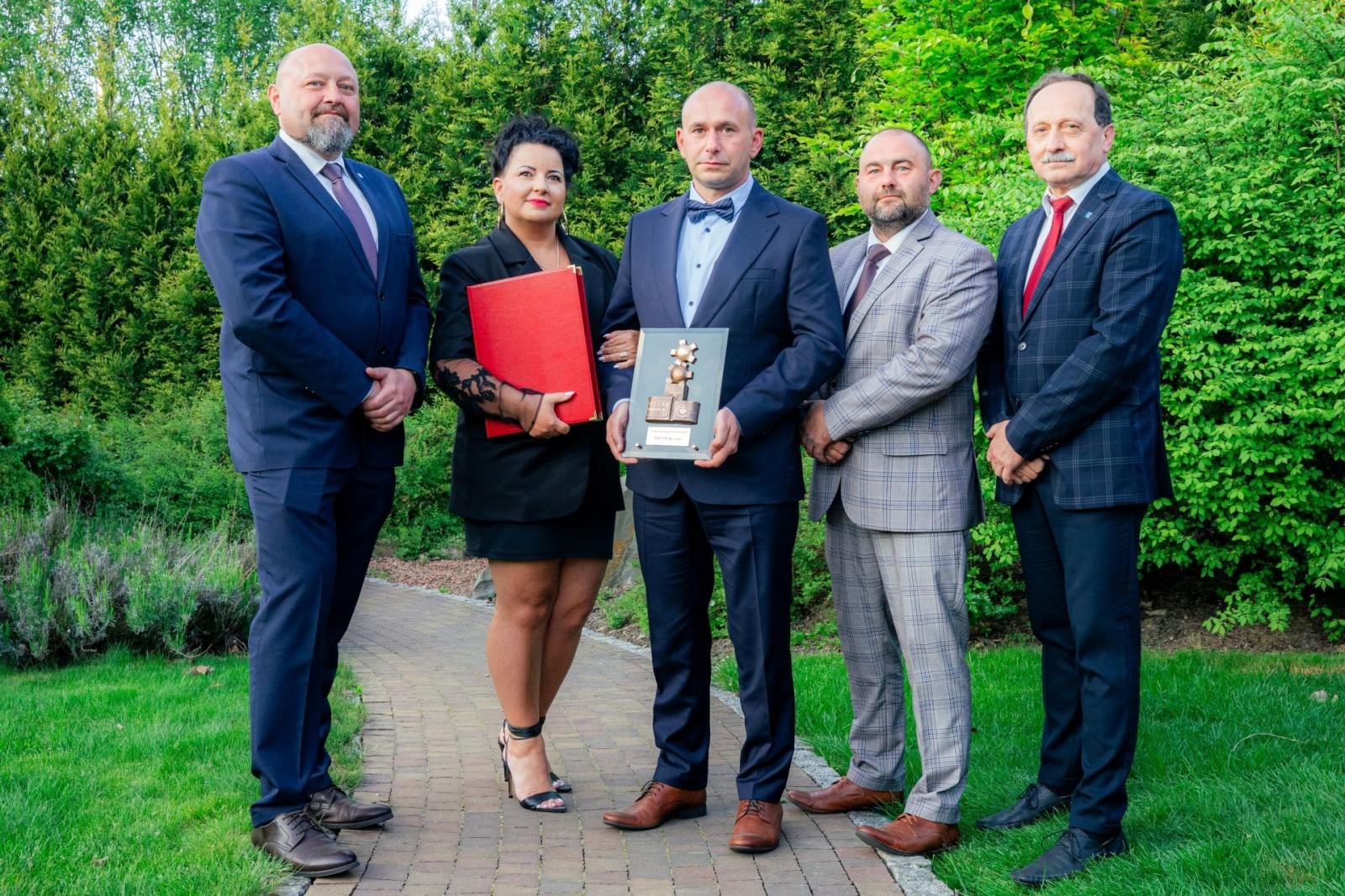 Zdjęcie w galerii na portalu naszwodzislaw.com: Kolejna grupa przedsiębiorców dołączyła do biznesowej elity powiatu wiadomości z regionu