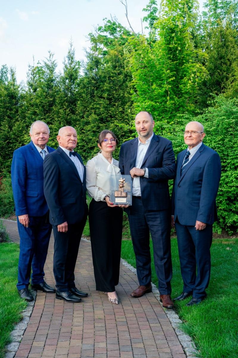 Zdjęcie w galerii na portalu naszwodzislaw.com: Kolejna grupa przedsiębiorców dołączyła do biznesowej elity powiatu wiadomości z regionu