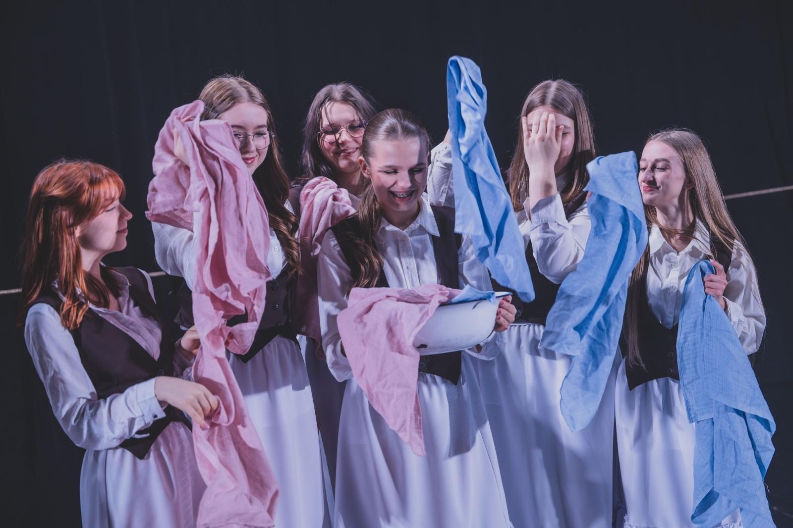 Zdjęcie w galerii na portalu naszwodzislaw.com: Amelia Kopiec osobowością teatralną na festiwalu w Bielsku-Białej wiadomości z regionu