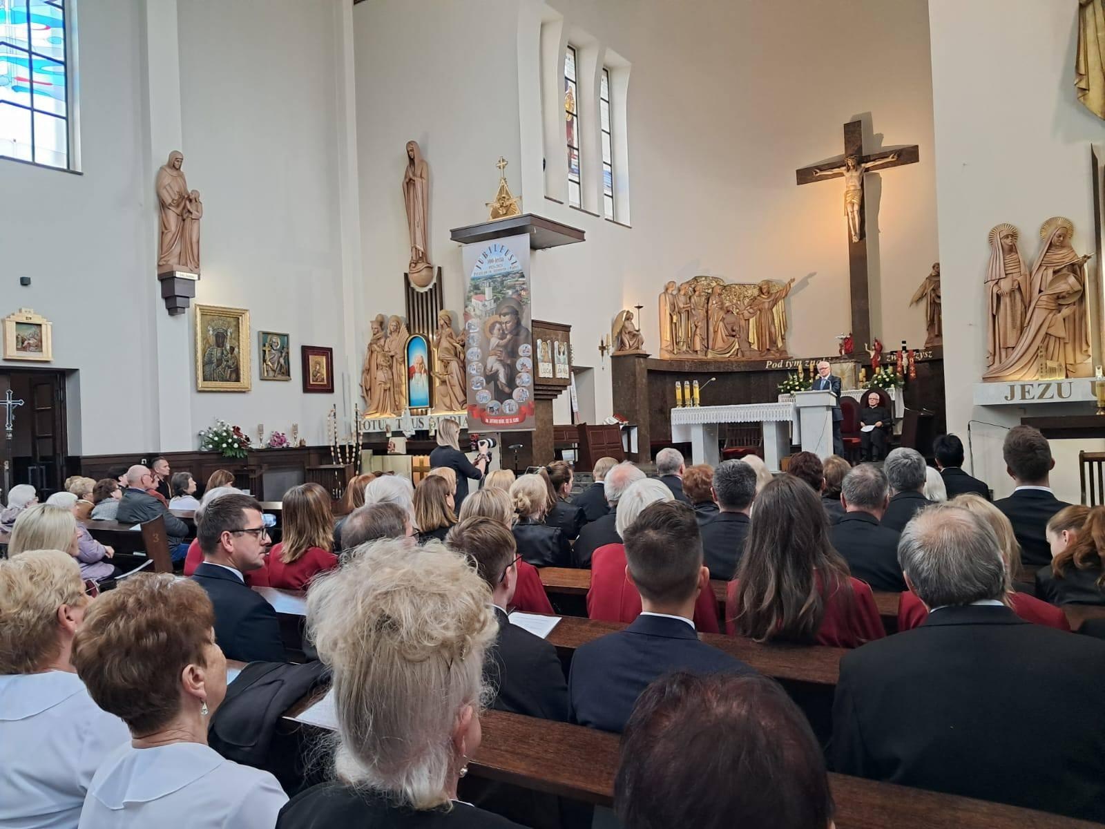 Zdjęcie w galerii na portalu naszwodzislaw.com: Majowe śpiewanie dla Matki Boskiej w Syryni wiadomości z regionu