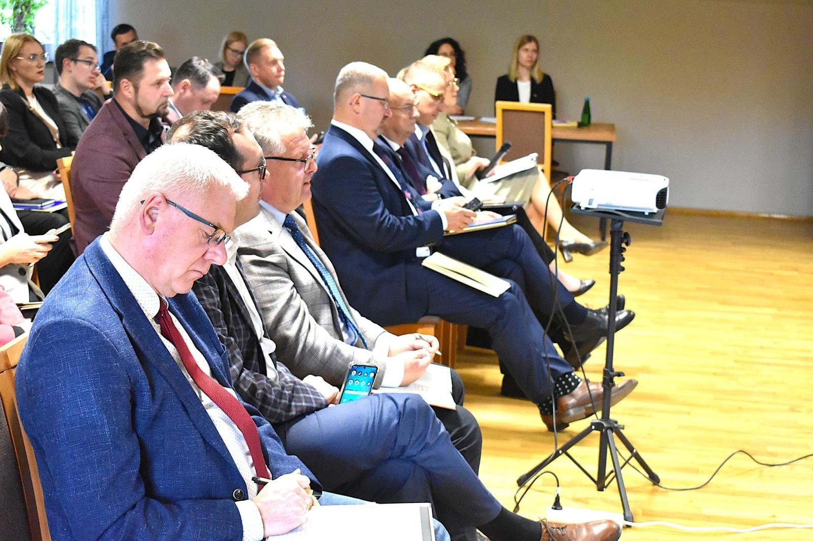 Zdjęcie w galerii na portalu naszwodzislaw.com: W Skrbeńsku dyskutowano na temat zmian klimatycznych wiadomości z regionu