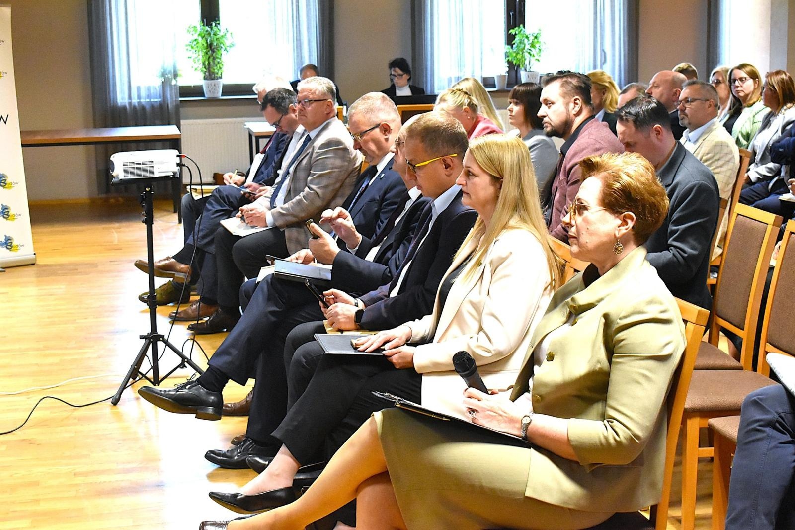 Zdjęcie w galerii na portalu naszwodzislaw.com: W Skrbeńsku dyskutowano na temat zmian klimatycznych wiadomości z regionu