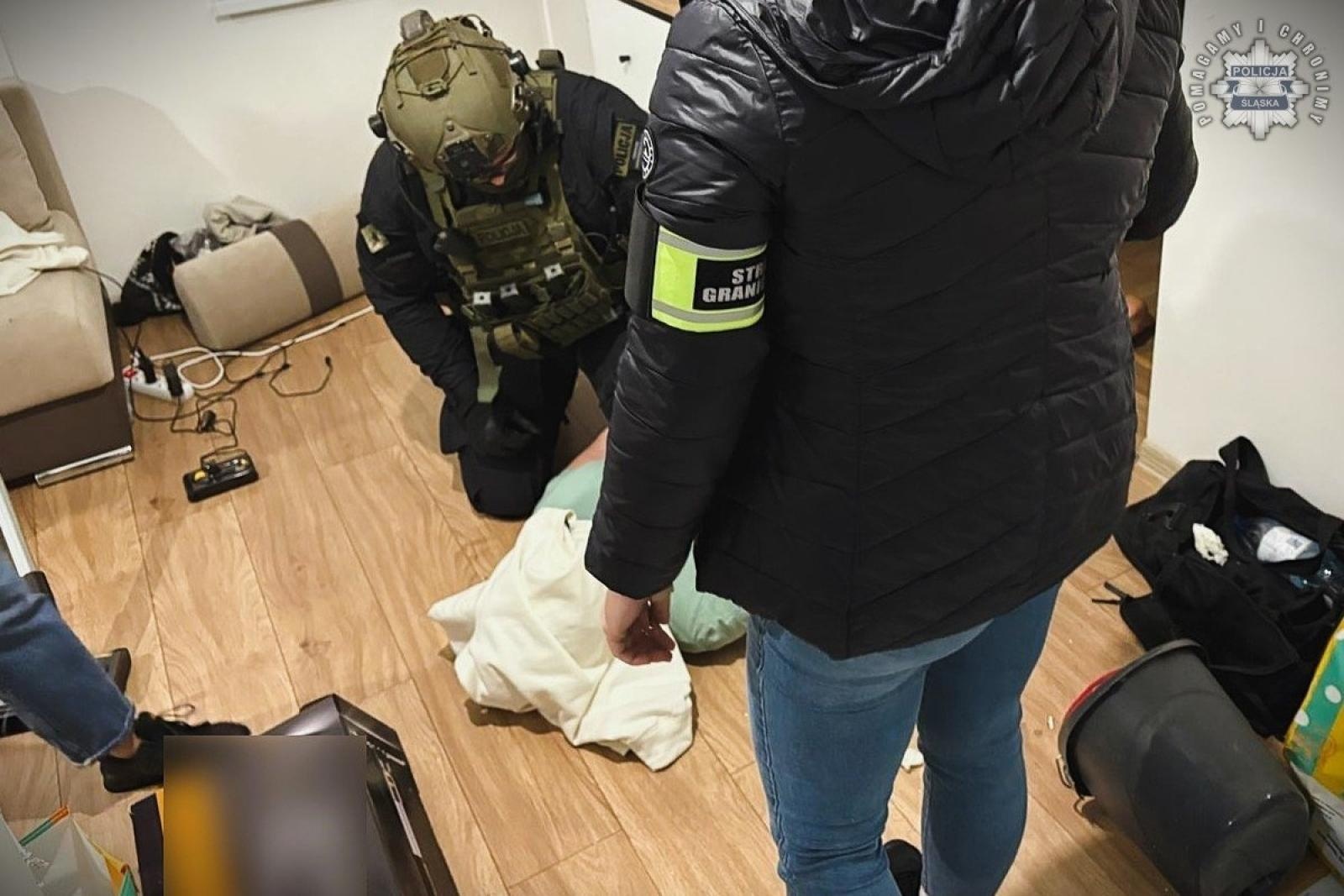 Zdjęcie w galerii na portalu naszwodzislaw.com: Śląska policja rozbiła gang działający na międzynarodową skalę wiadomości z regionu