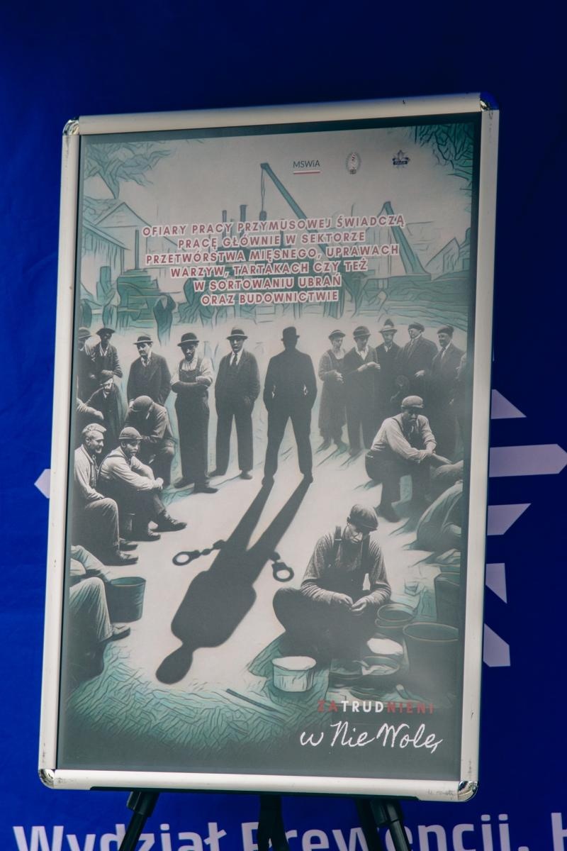 Zdjęcie w galerii na portalu naszwodzislaw.com: Na wodzisławskim rynku stanął Escape Truck wiadomości z regionu