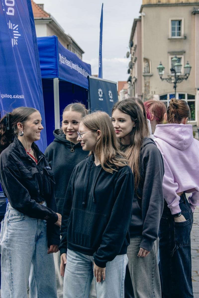 Zdjęcie w galerii na portalu naszwodzislaw.com: Na wodzisławskim rynku stanął Escape Truck wiadomości z regionu