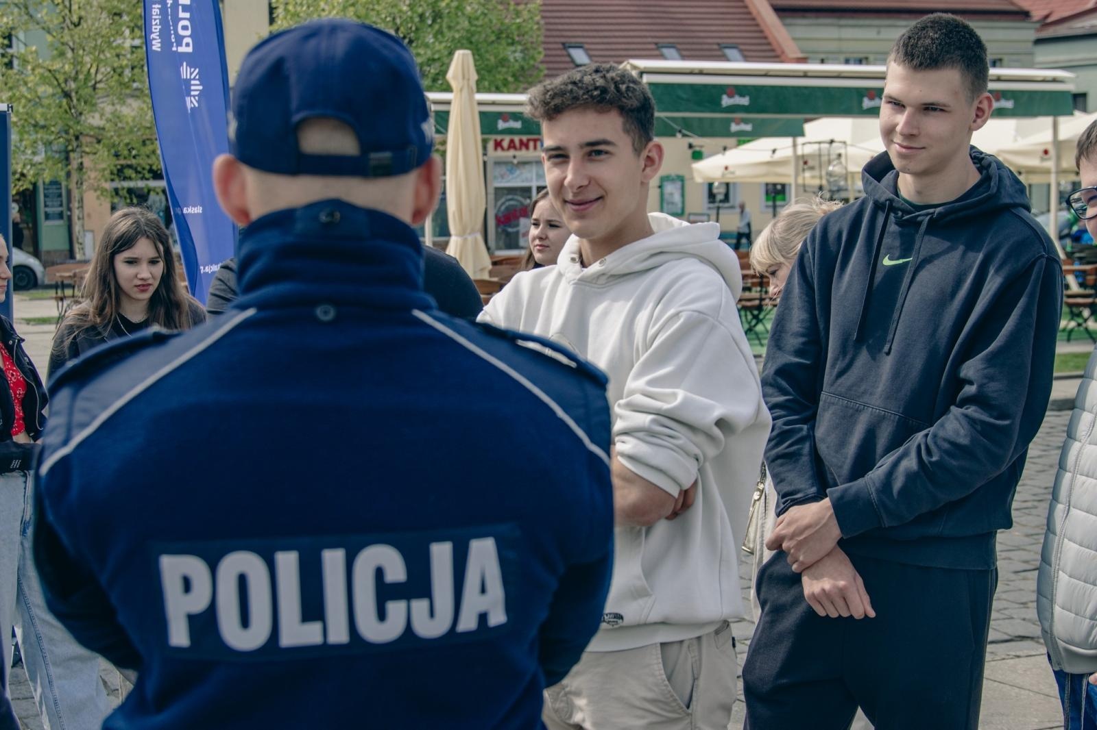 Zdjęcie w galerii na portalu naszwodzislaw.com: Na wodzisławskim rynku stanął Escape Truck wiadomości z regionu