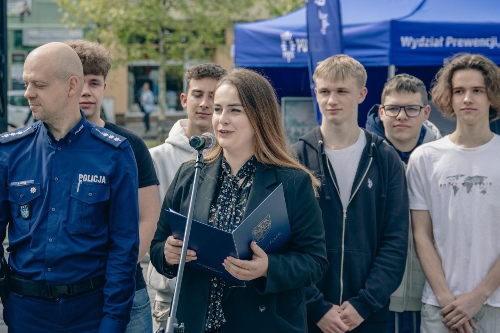 Zdjęcie w galerii na portalu naszwodzislaw.com: Na wodzisławskim rynku stanął Escape Truck wiadomości z regionu