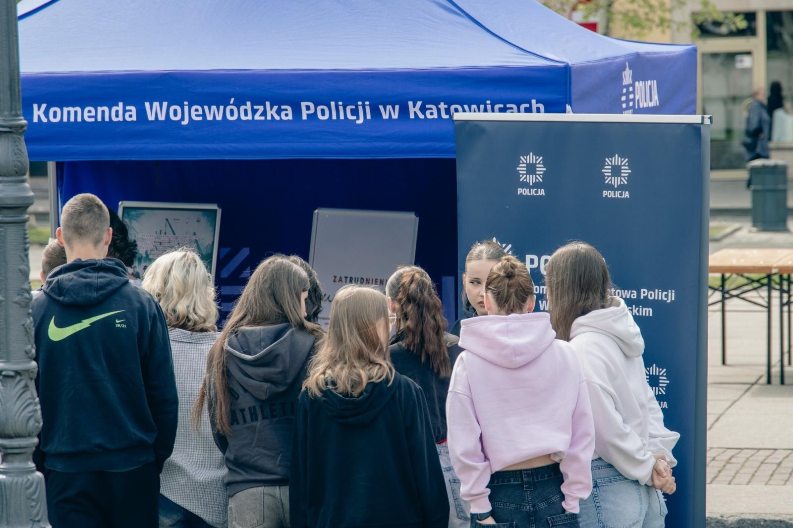 Zdjęcie w galerii na portalu naszwodzislaw.com: Na wodzisławskim rynku stanął Escape Truck wiadomości z regionu
