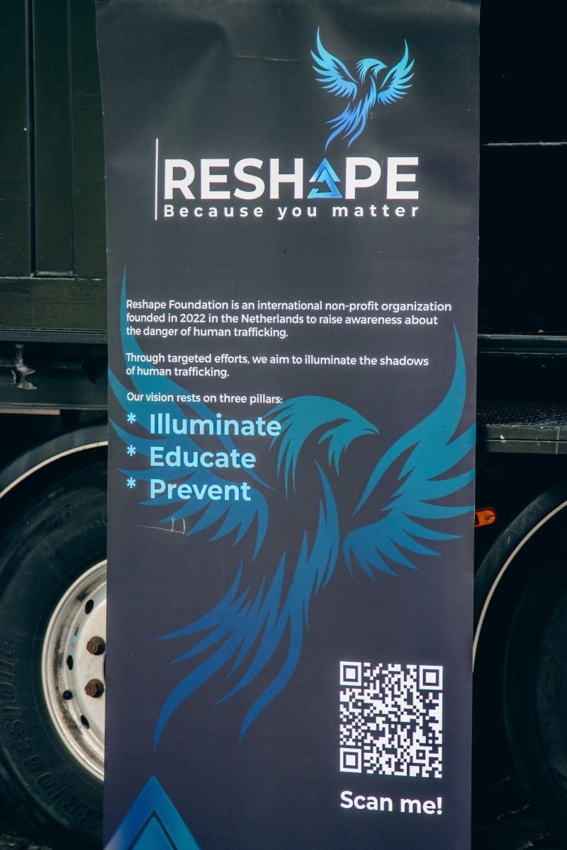 Zdjęcie w galerii na portalu naszwodzislaw.com: Na wodzisławskim rynku stanął Escape Truck wiadomości z regionu